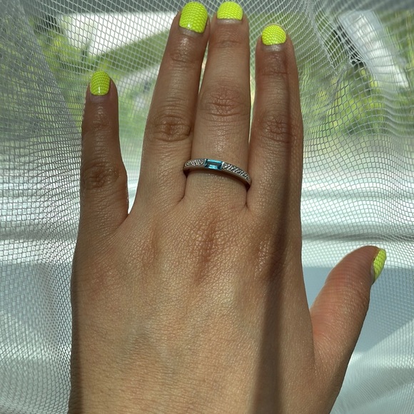 Sold✨silver ring with a blue crystal Sz 6.75 - Picture 2 of 4